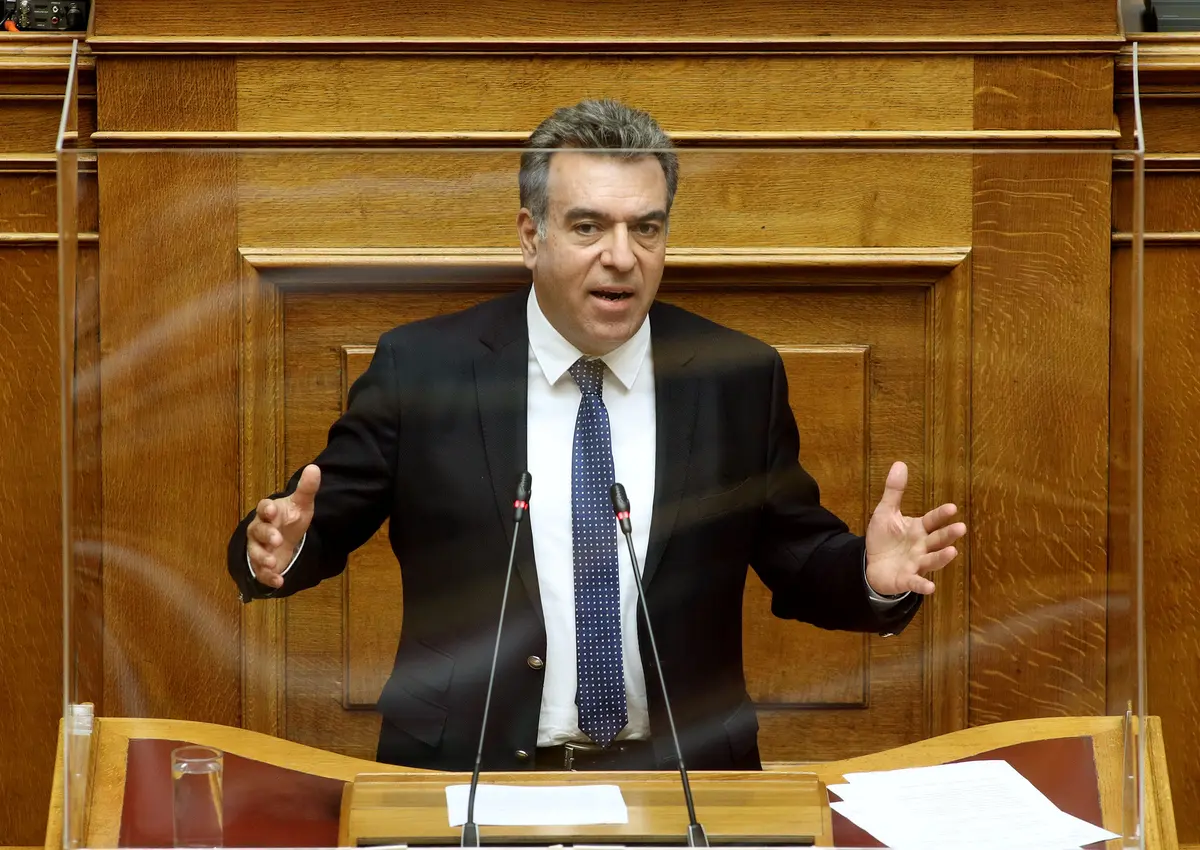 Λέρος: Παρέμβαση του Μάνου Κόνσολα για τις διακοπές ηλεκτροδότησης