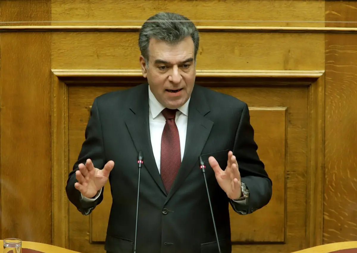 κονσολας Μανος