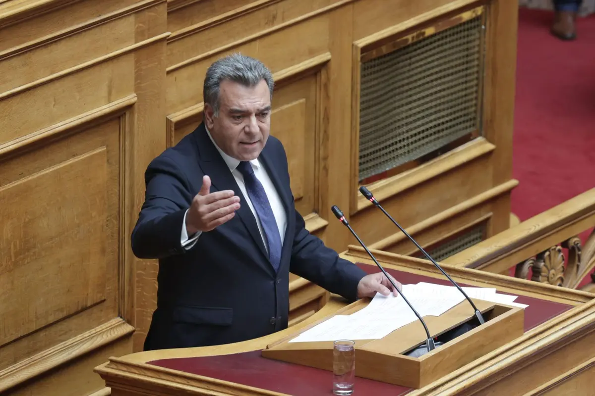 «Πρωτοβουλία του Μάνου Κόνσολα για τη χρηματοδότηση των έργων ενίσχυσης της στατικής επάρκειας του κτιρίου που στεγάζει το Γυμνάσιο και τις Λυκειακές Τάξεις Κάσου»