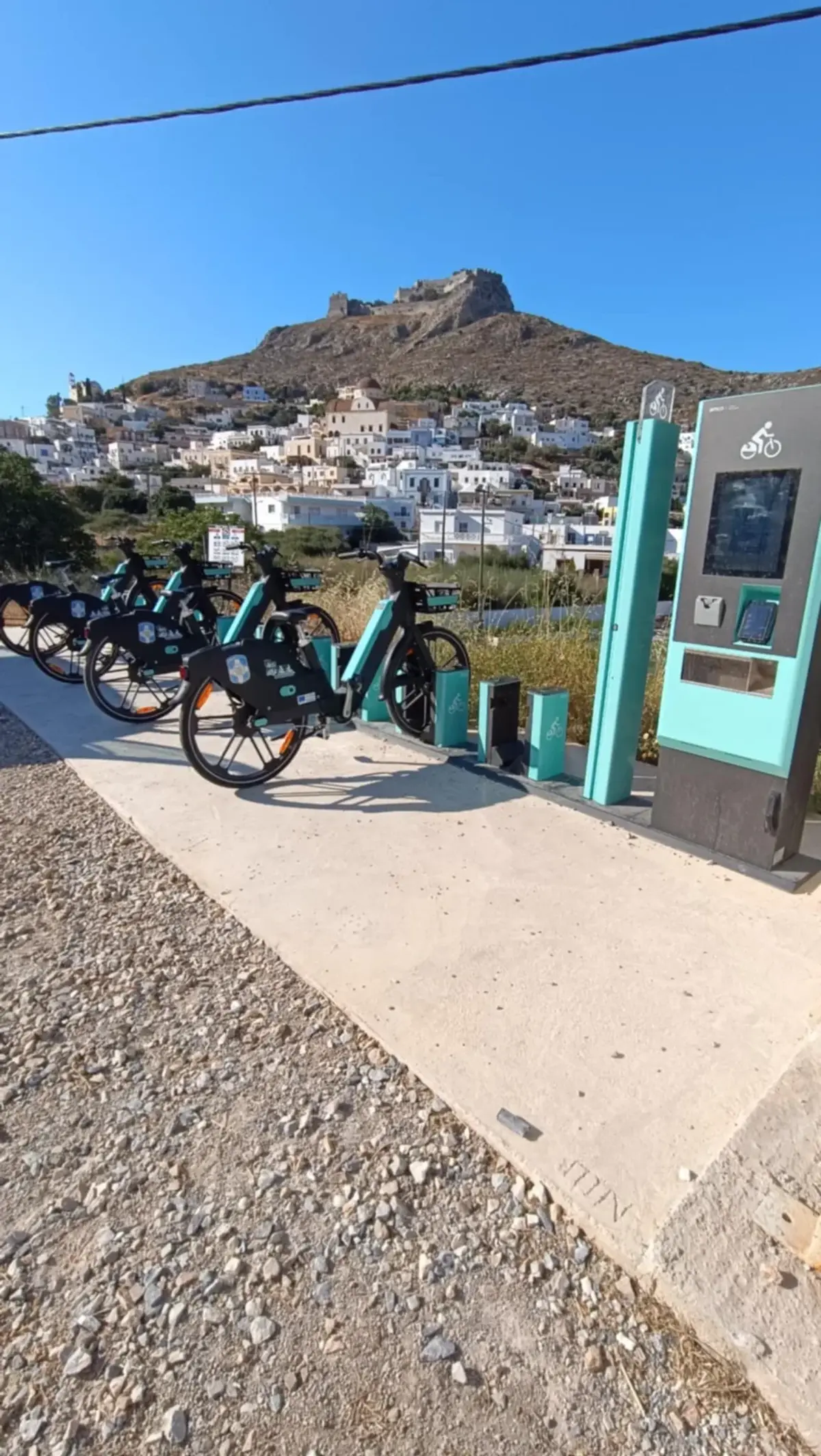 Λέρος: Ξεκίνησε η τοποθέτηση των ηλεκτρικών ποδηλάτων του δήμου